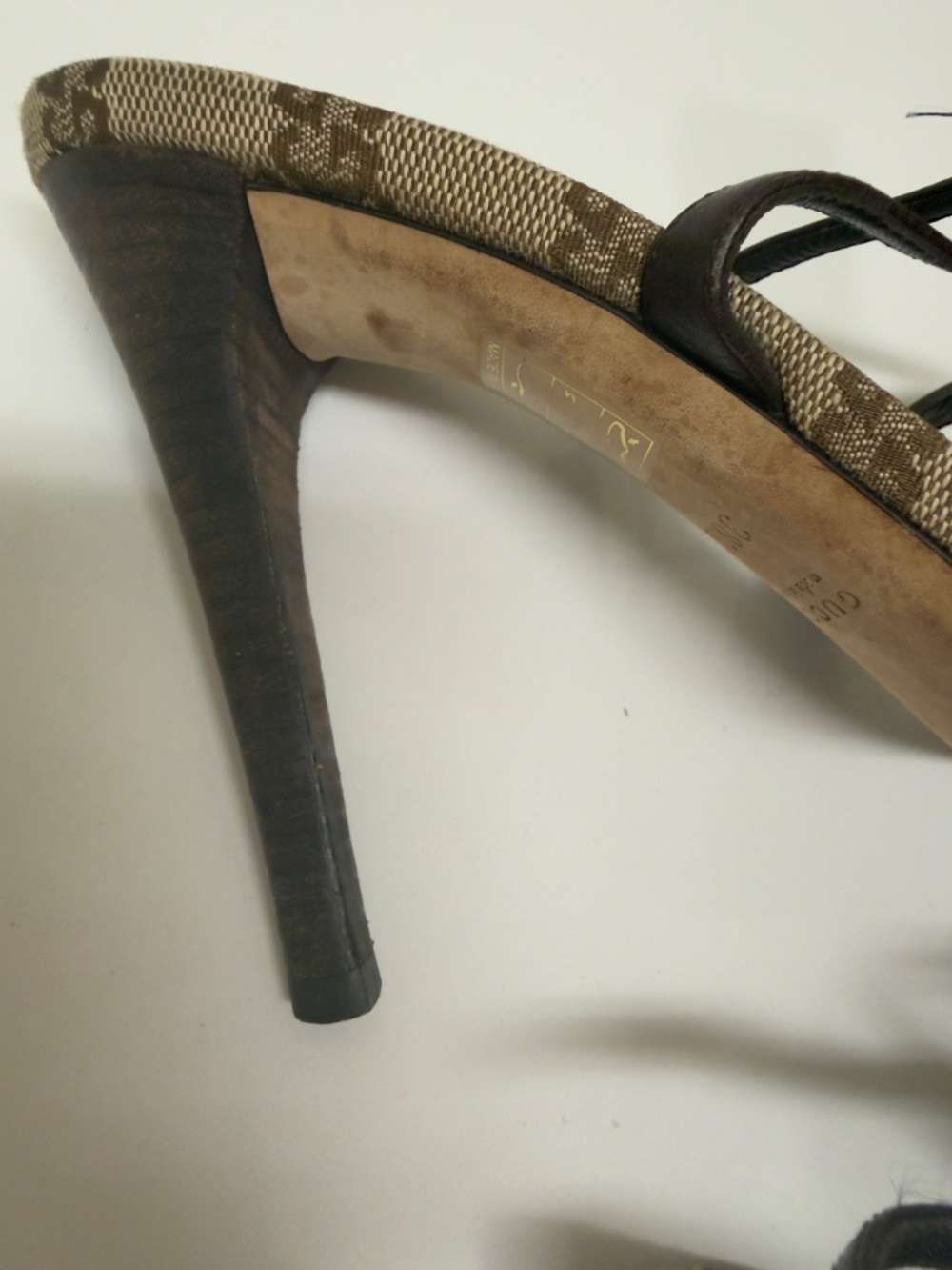 Gucci Brown GG Canvas and Leather Open Toe Bamboo Tassel Sandal Size 38 1/2 - Picture 6 of 14